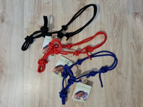 FRA Csomózott kötőfék mini shetty Babia 3 színnel  8mm vtg